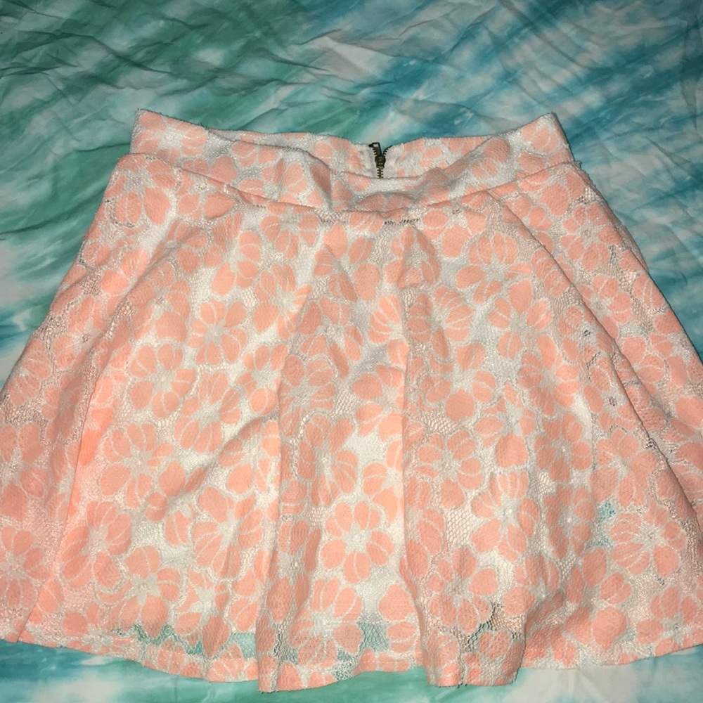 Short high waisted skirt